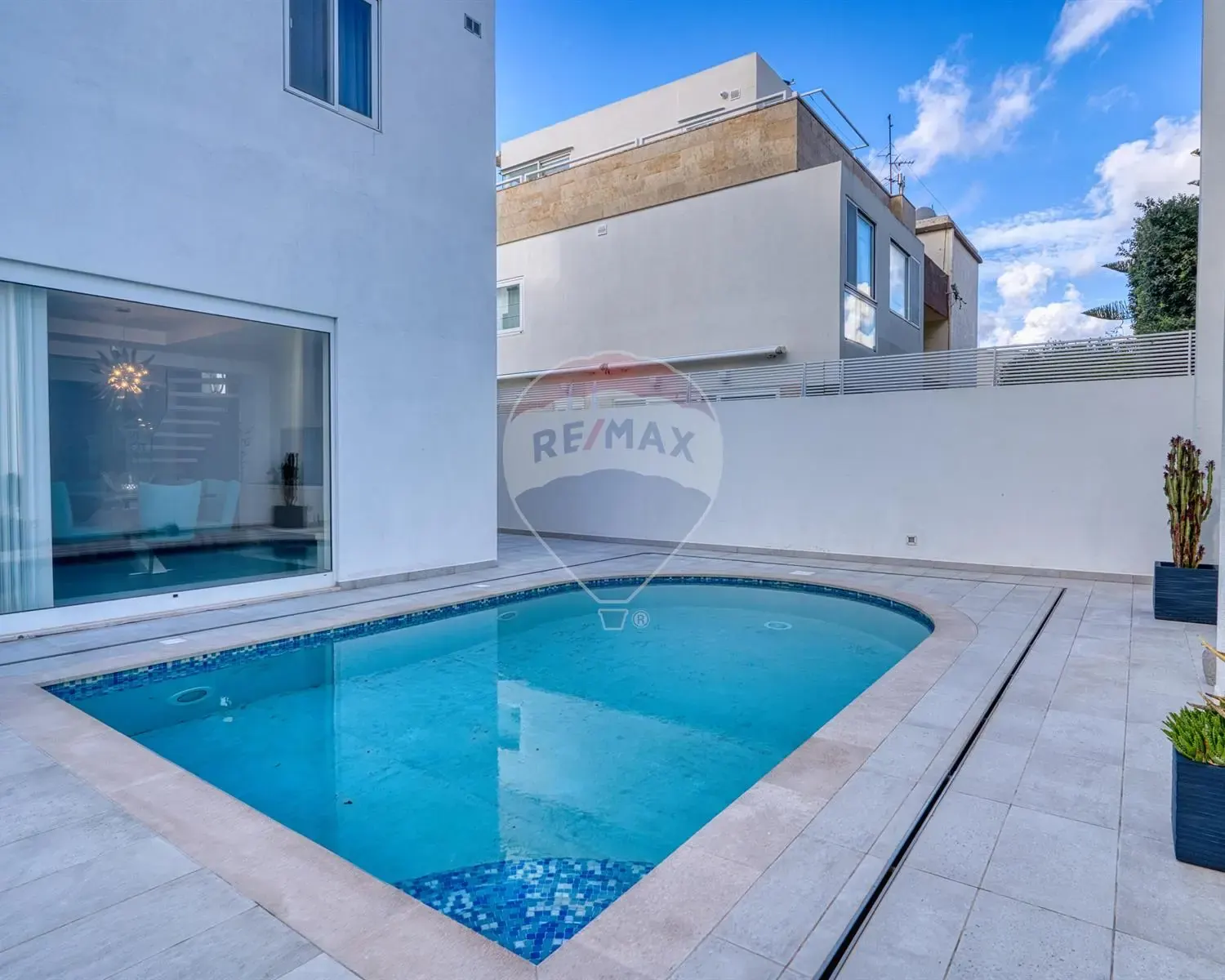 Semi-Detached Villa — photo 6