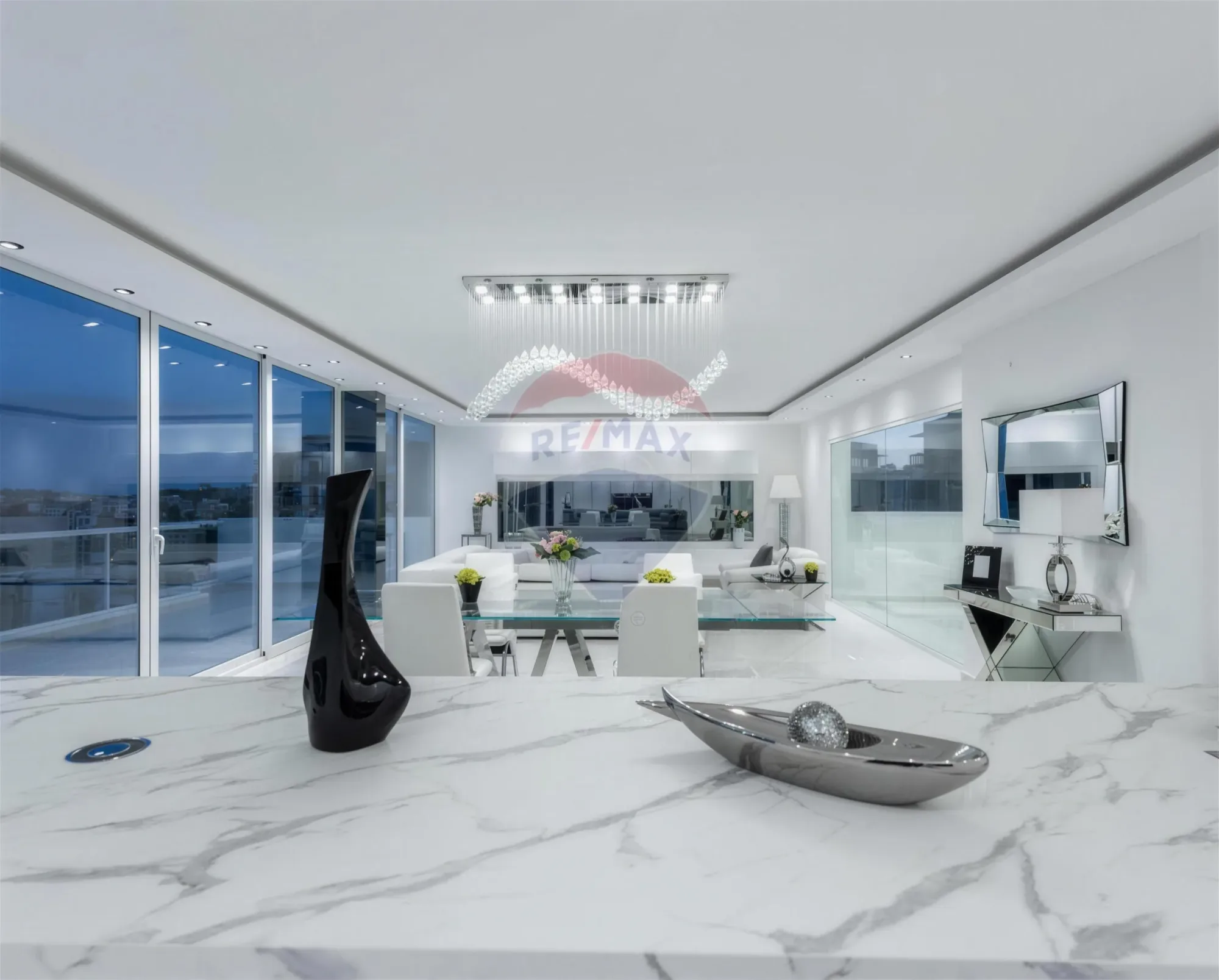 Penthouse with rooftop pool — photo 3