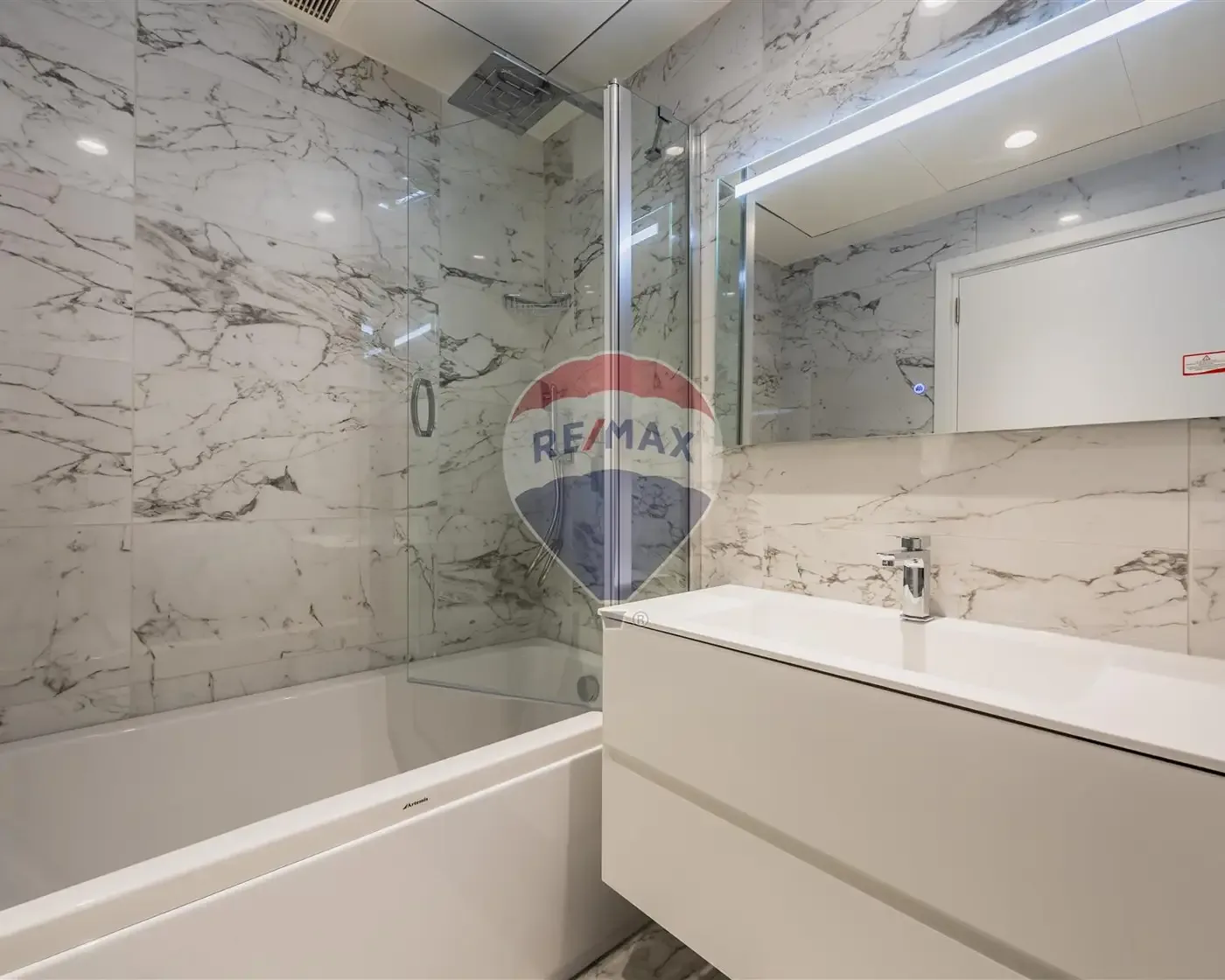 Mercury Tower – 17th Floor Apartment — photo 4